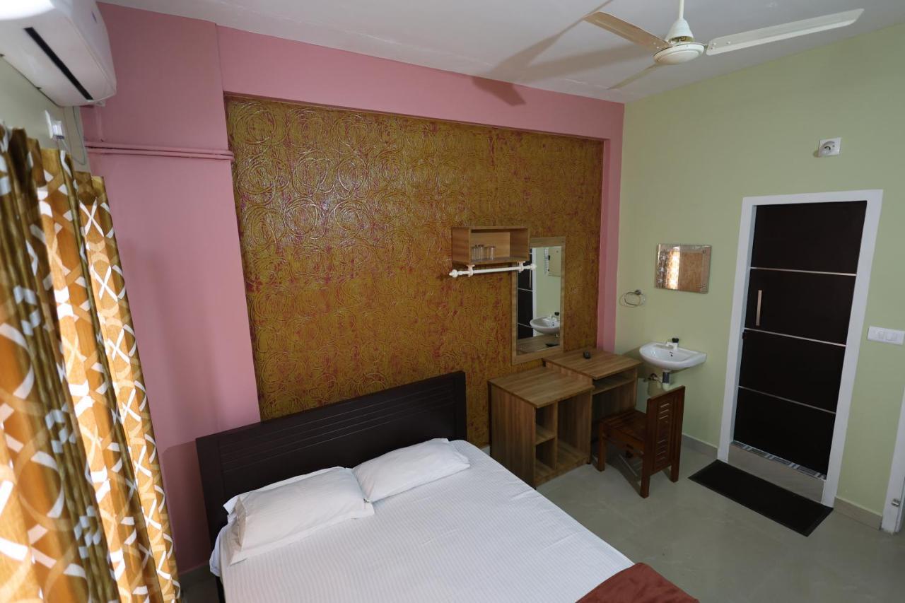 Wayanad Regal Residency Hotell Kalpatta Eksteriør bilde